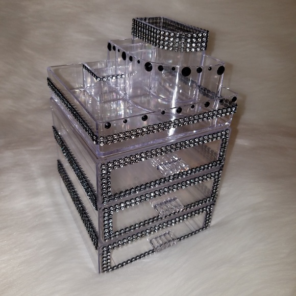 Makeup Storage - Picture 1 of 2